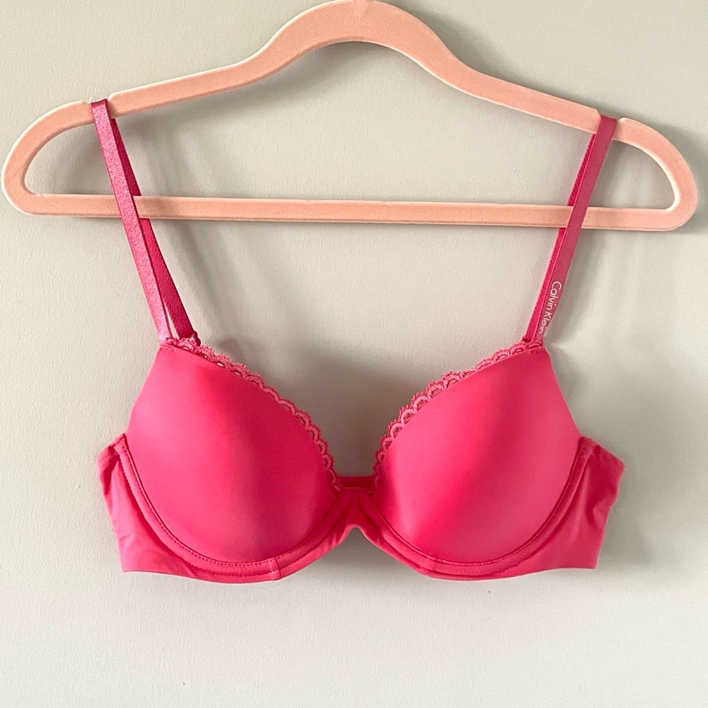 Calvin Klein Push-Up Bra - Lace Trim - Bright Pink - New Without Tags - 32C